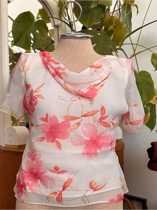 Studio I Dresses & Skirts - Y2K Sheer White Blouse and skirt set with Pink Floral Print